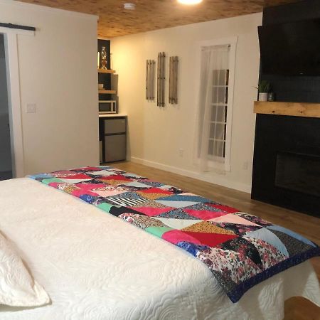 Raleigh Rooms & Taylor'S Crafts Exteriör bild